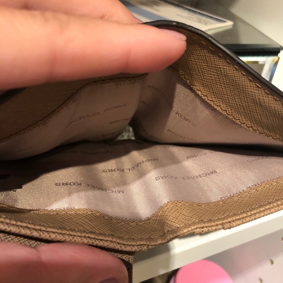 Michael Kors wallet - Picture 3 of 5